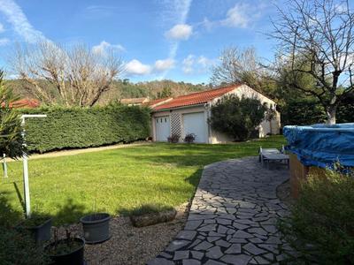 Maison - 80 m² - 5 pièces