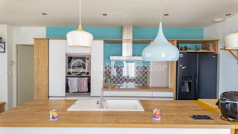 Maison traditionnelle - 98 m² - 4 pièces