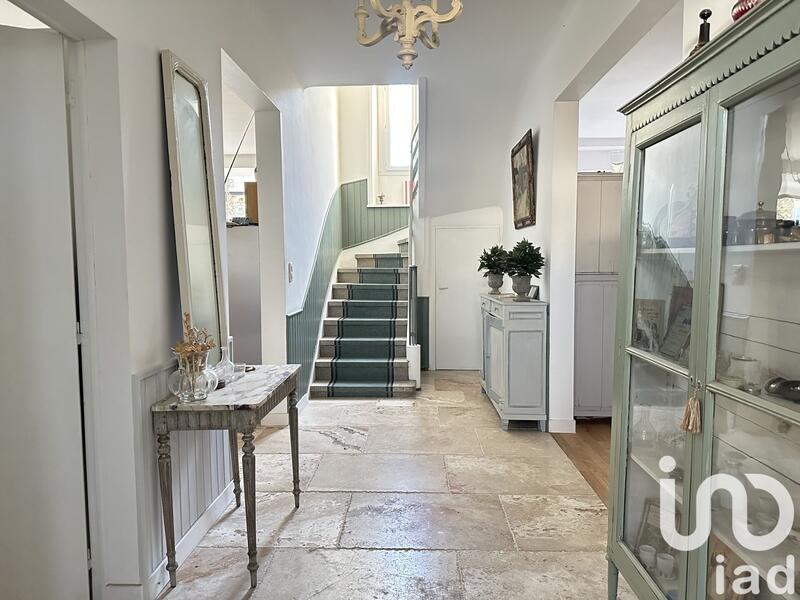 Maison de maîtres - 212 m² - 9 pièces