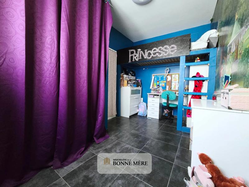 Maison - 90 m² - 4 pièces