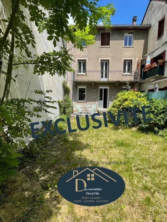 Maison - 340 m² - 7 pièces