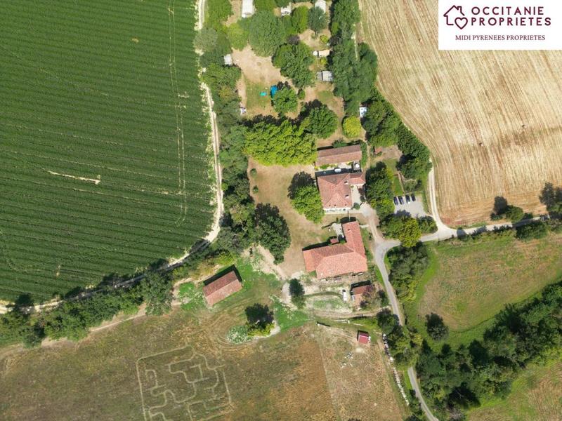 Maison de maîtres - 585 m² - 20 pièces