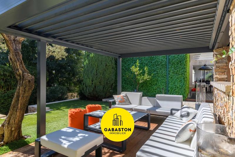 Villa - 247 m² - 5 pièces