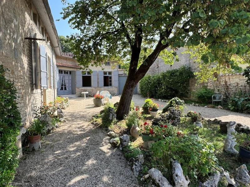 Maison ancienne - 162 m² - 4 pièces