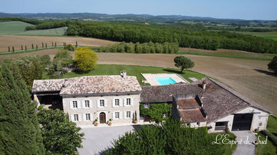 Maison - 750 m² - 21 pièces