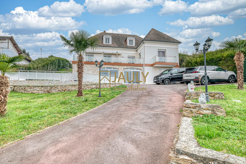 Maison - 340 m² - 10 pièces