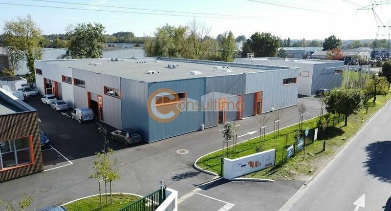 Local d'activité / Entrepôt - 258 m²