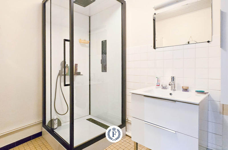 Propriété - 271 m² - 10 pièces