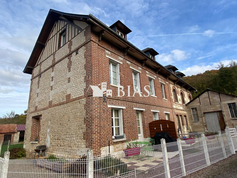 Maison - 324 m² - 12 pièces