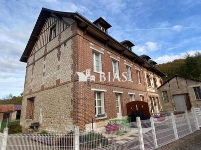 Maison - 324 m² - 12 pièces