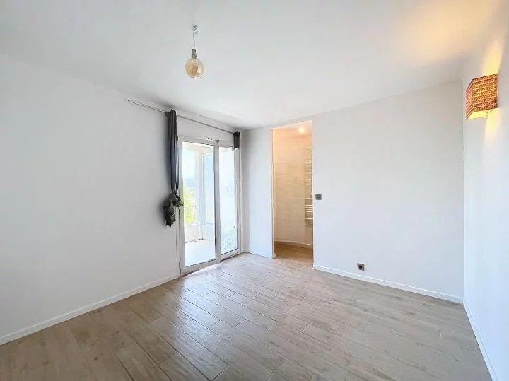 Appartement - 77 m² - 4 pièces