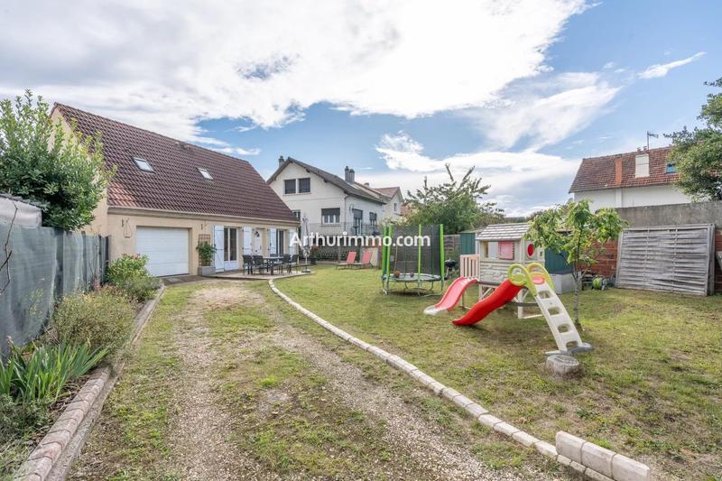 Maison - 99 m² - 6 pièces