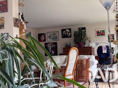 Maison - 233 m² - 11 pièces