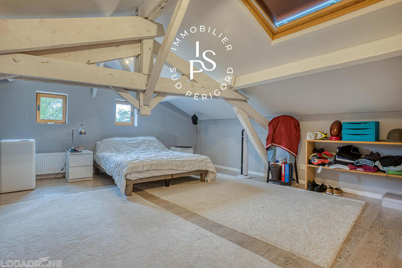 Maison - 200 m² - 5 pièces