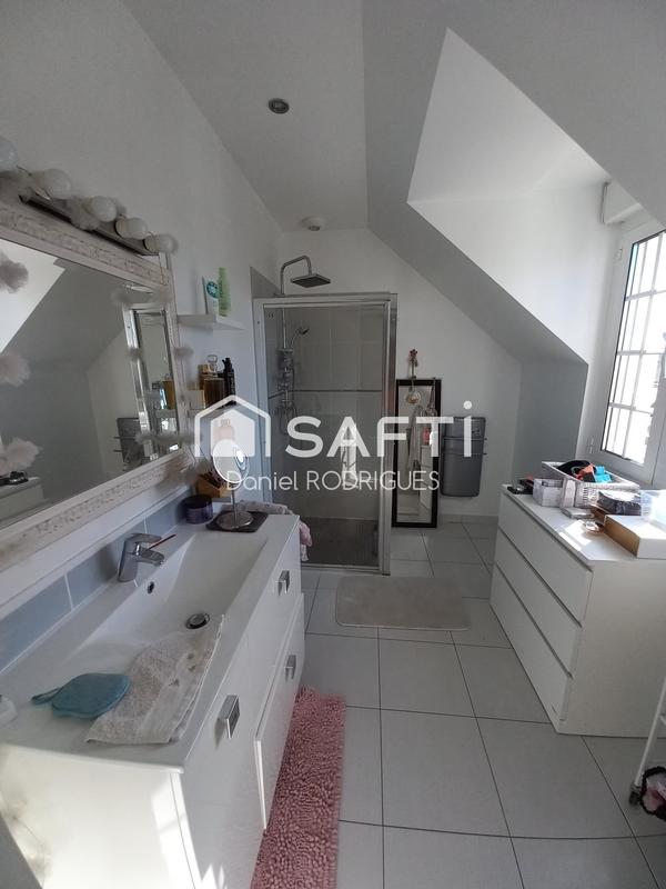 Maison - 197 m² - 8 pièces