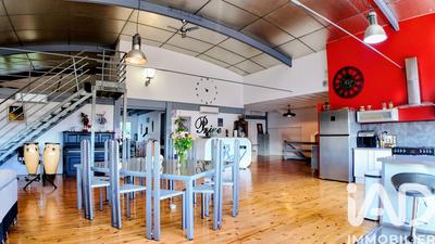 Maison - 278 m² - 7 pièces