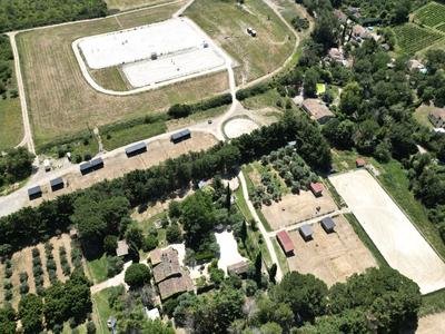 Mas - 585 m² - 8 pièces