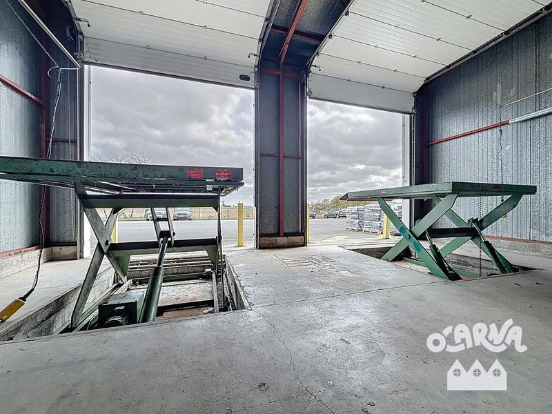 Entrepôt - 1 035 m²