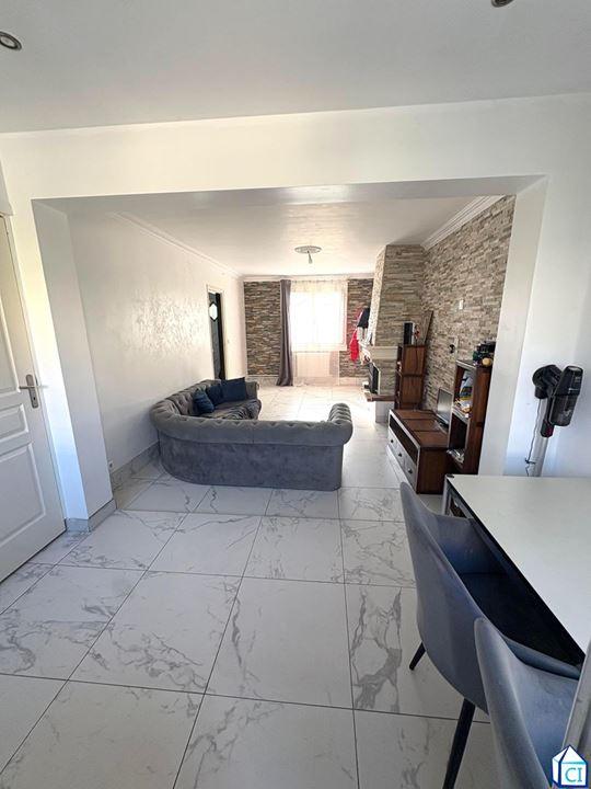 Maison traditionnelle - 88 m² - 4 pièces