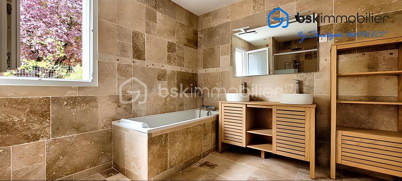 Maison - 153 m² - 8 pièces