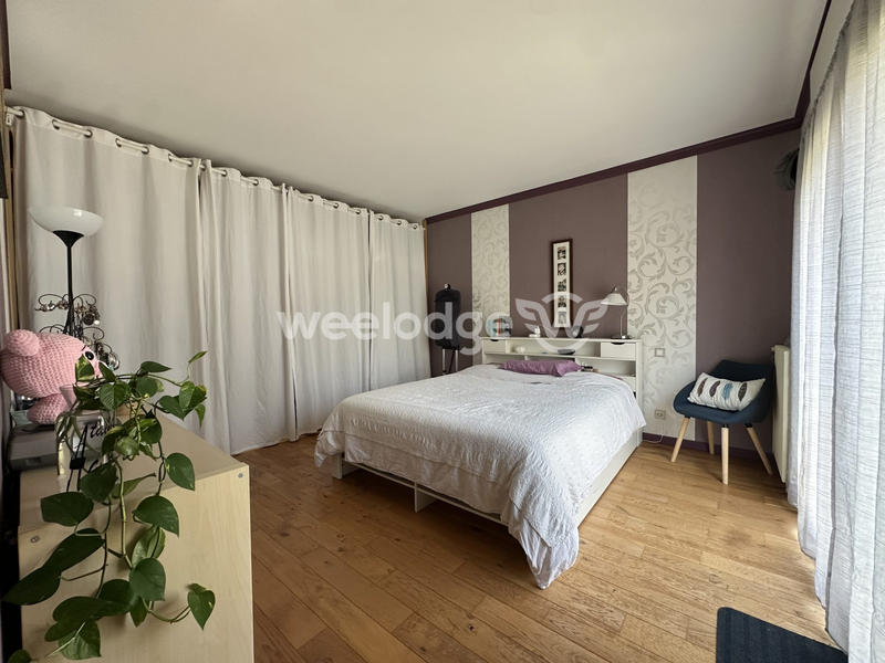 Maison - 227 m² - 7 pièces