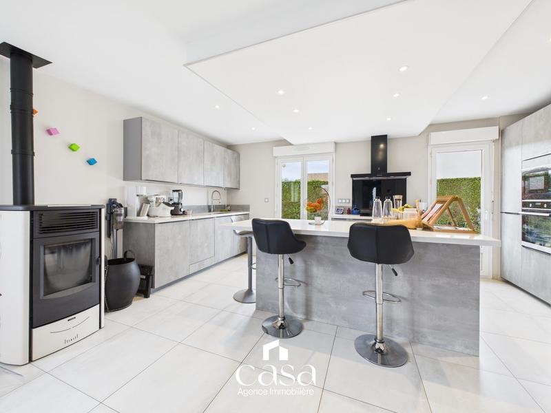 Maison - 107 m² - 6 pièces