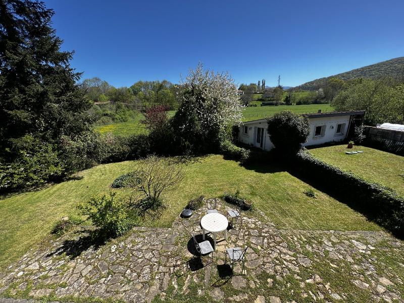 Maison - 303 m² - 11 pièces