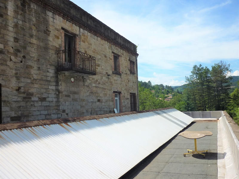 Propriété - 700 m² - 16 pièces