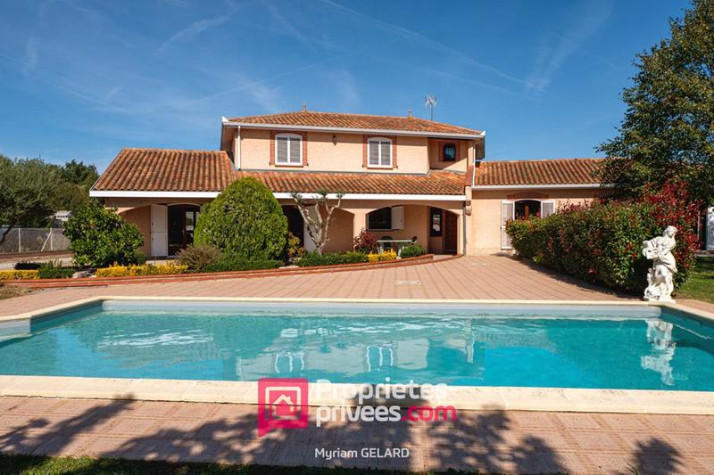 Maison - 296 m² - 8 pièces