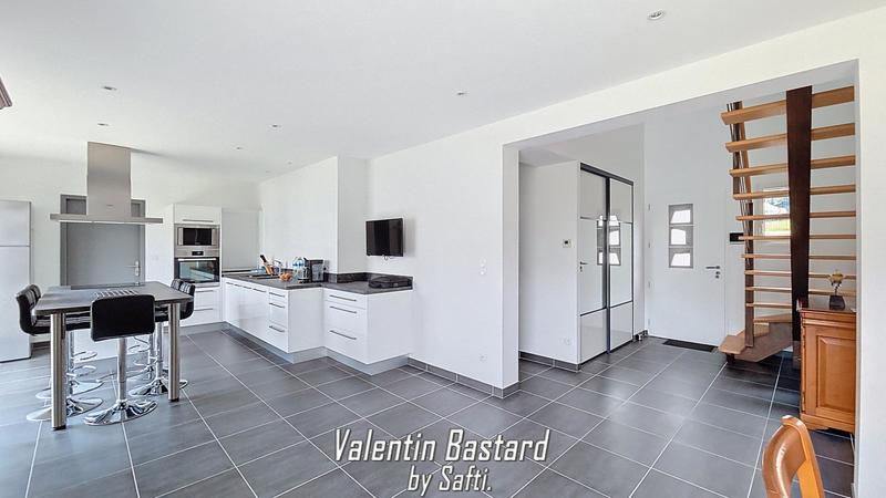 Maison - 150 m² - 6 pièces