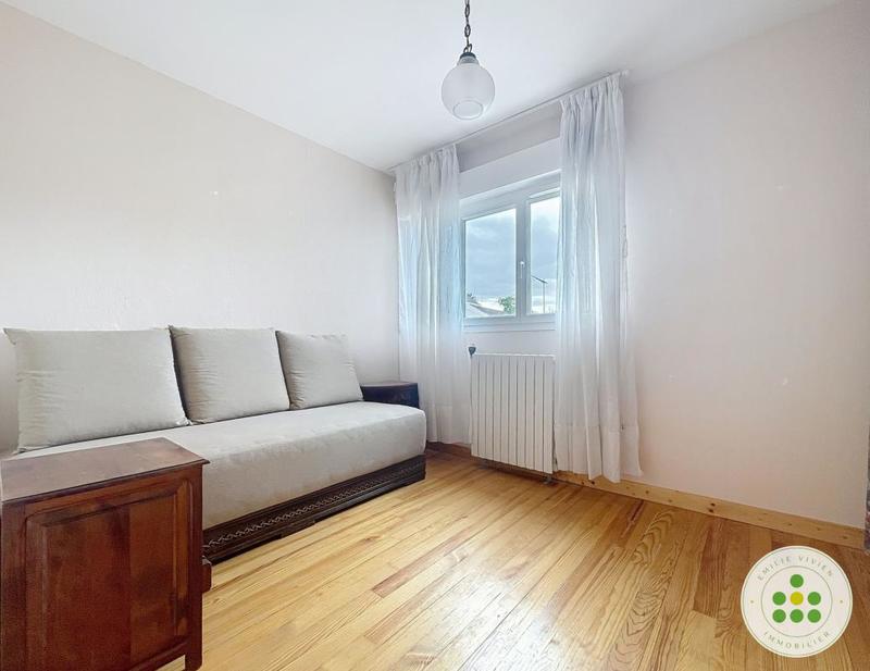 Maison - 186 m² - 8 pièces