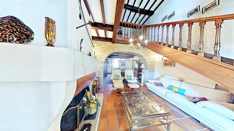 Maison - 240 m² - 10 pièces