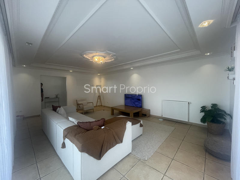 Maison - 280 m² - 8 pièces