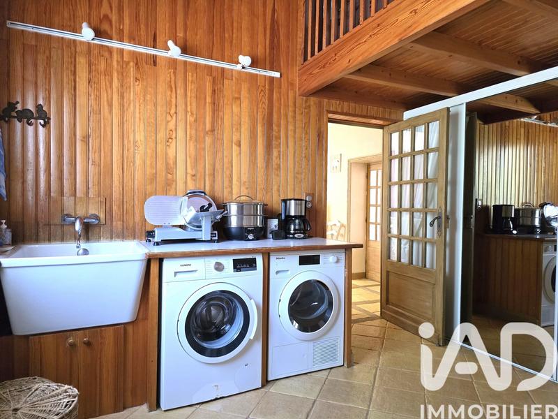 Maison - 382 m² - 12 pièces