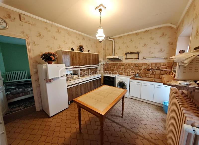 Maison traditionnelle - 141 m² - 5 pièces