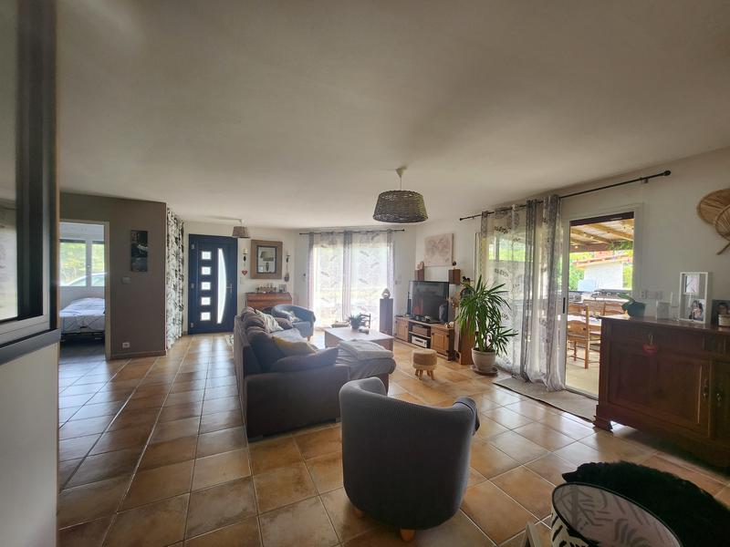 Maison - 110 m² - 6 pièces