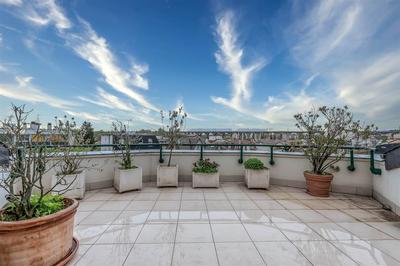 Appartement - 100 m² - 4 pièces