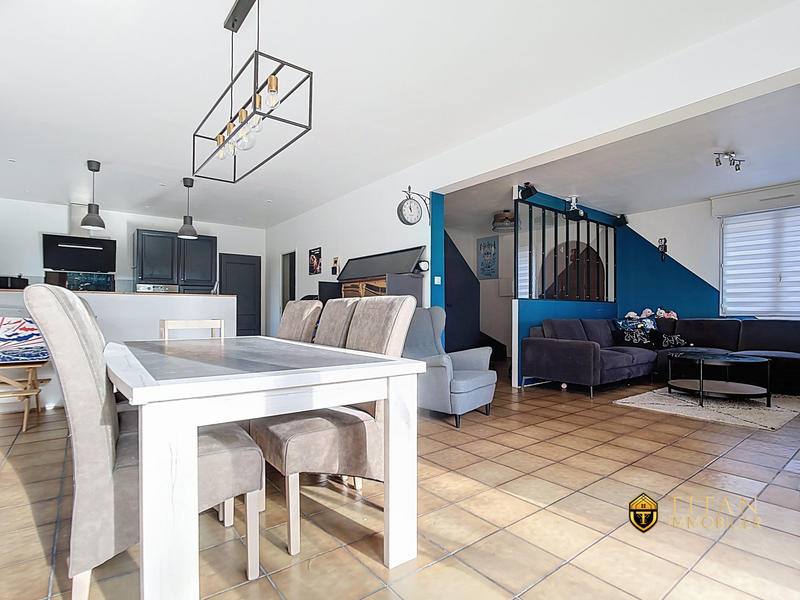 Maison - 155 m² - 6 pièces