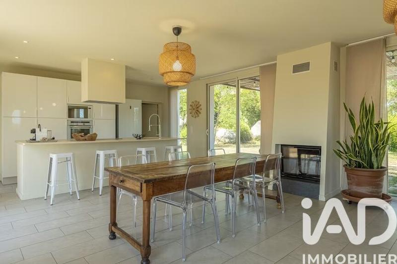 Maison - 180 m² - 4 pièces