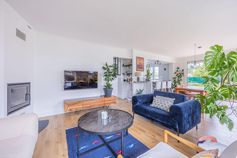 Maison - 181 m² - 8 pièces