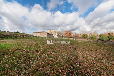 Maison - 235 m² - 7 pièces