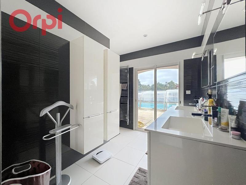 Villa - 225 m² - 5 pièces