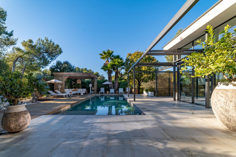 Maison - 365 m² - 8 pièces