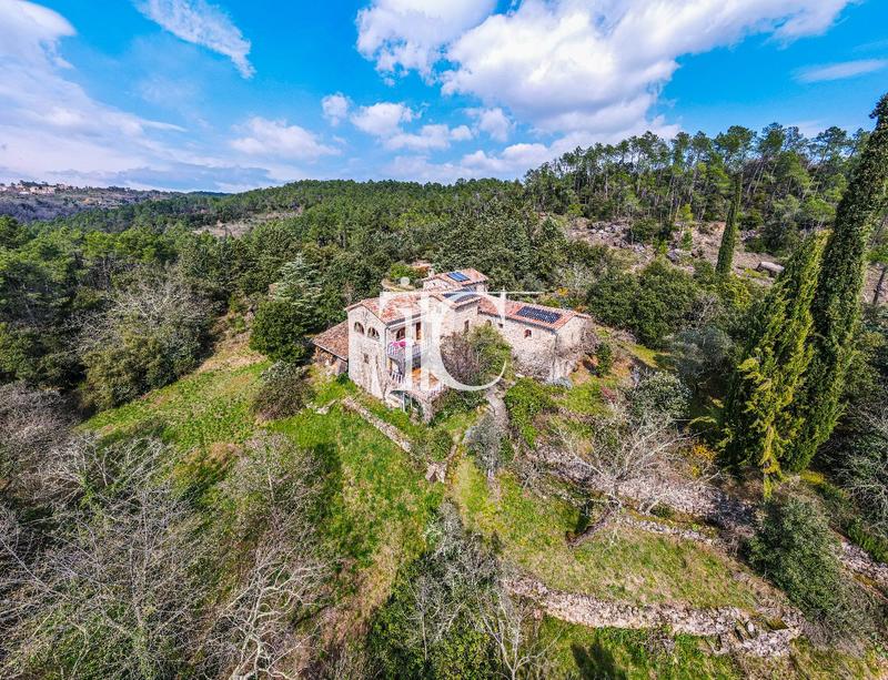 Maison - 204 m² - 8 pièces