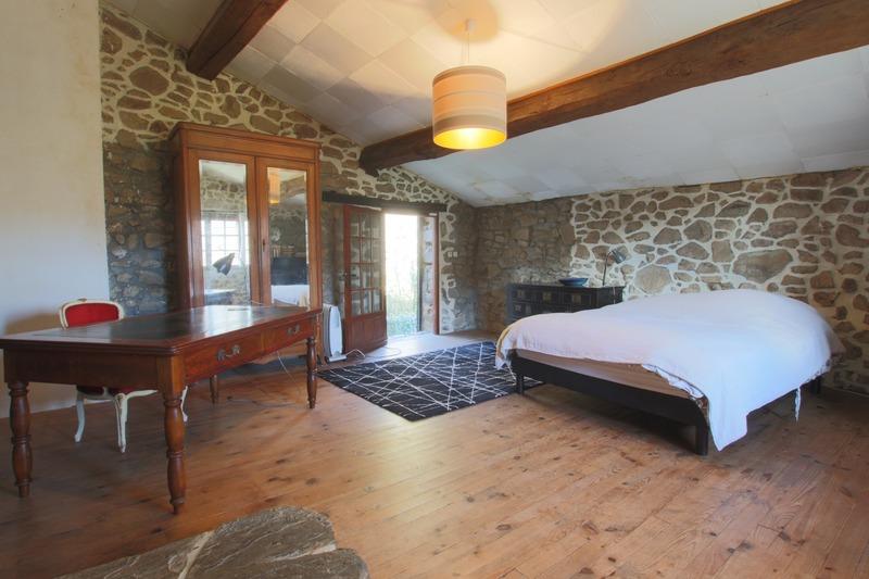 Maison - 240 m² - 6 pièces