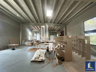 Local d'activité / Entrepôt - 612 m²