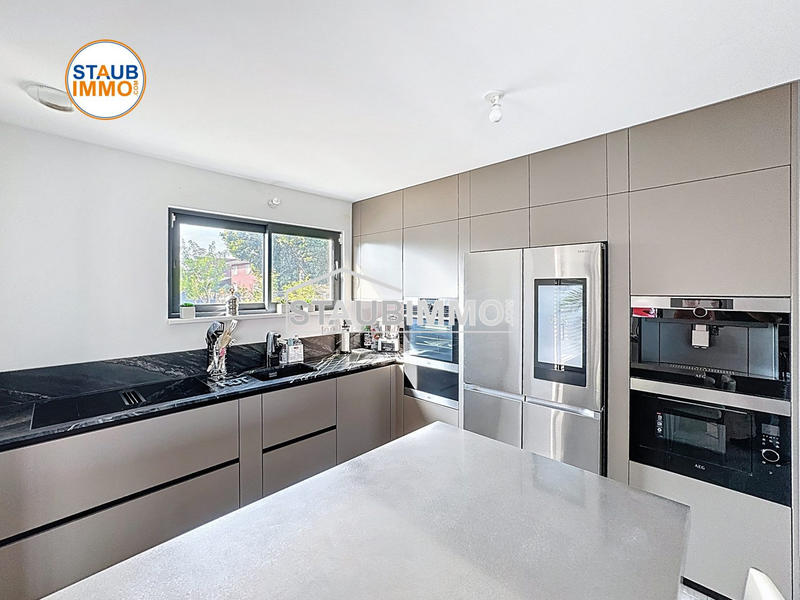 Maison - 195 m² - 7 pièces