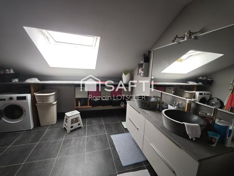 Maison - 213 m² - 7 pièces