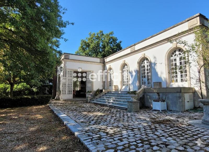 Propriété - 190 m² - 6 pièces