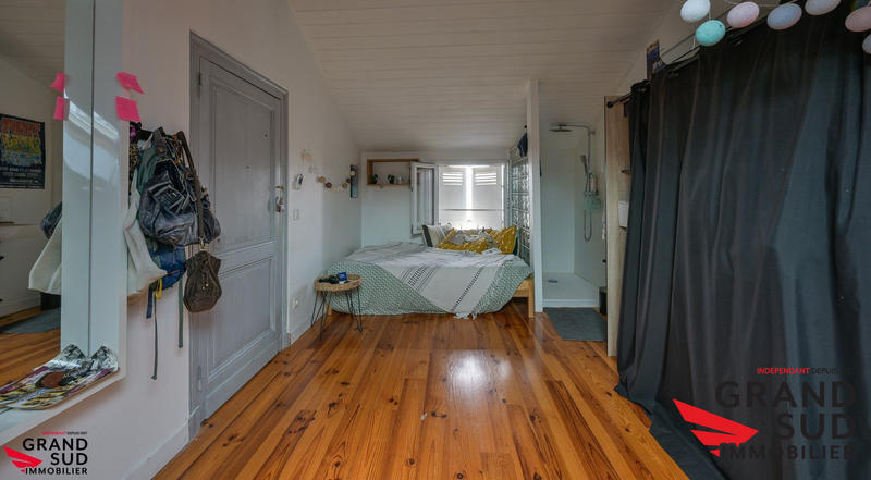 Maison - 214 m² - 7 pièces